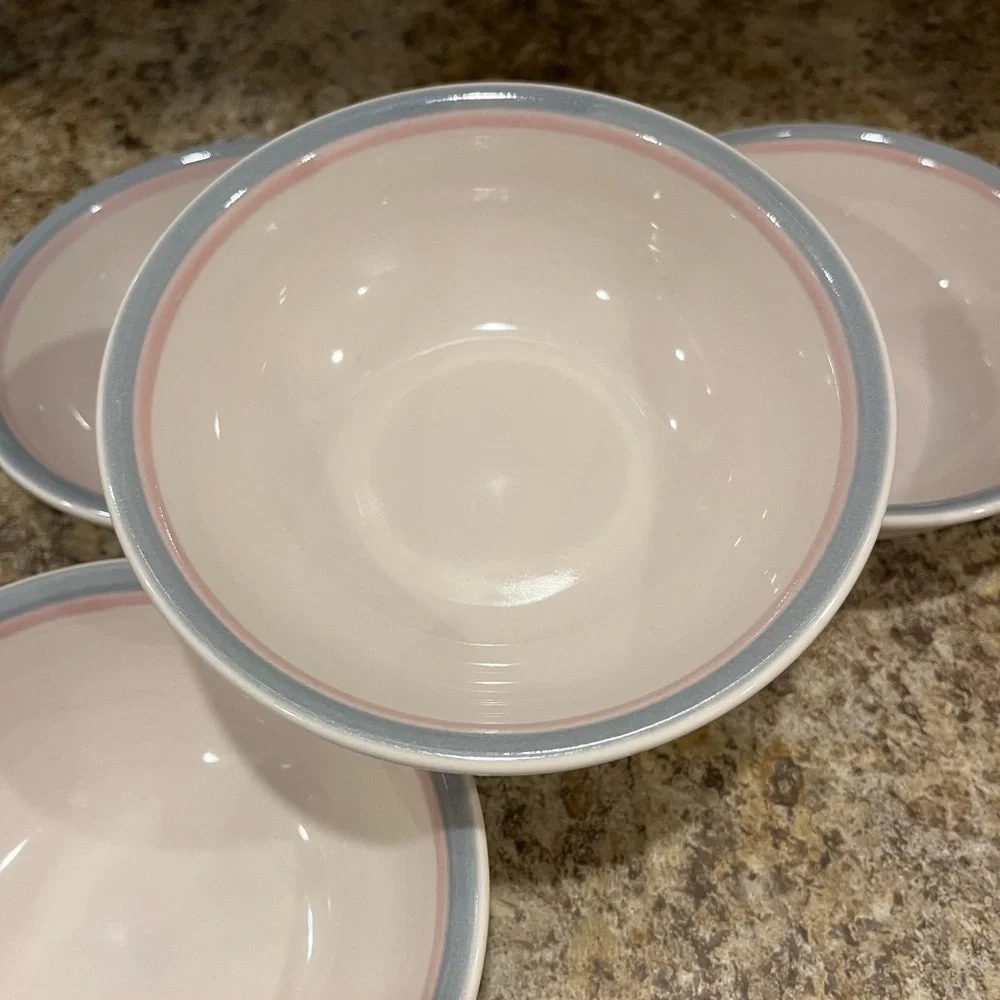 Pfaltzgraff Aura Light Pink 6” Bowls with Pink And Blue Rim Set of 4